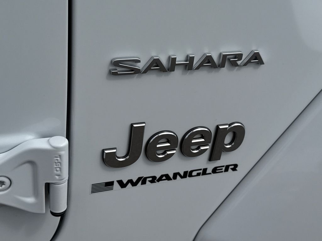 Certified Used 2023 White/off-white Jeep Sahara image 8