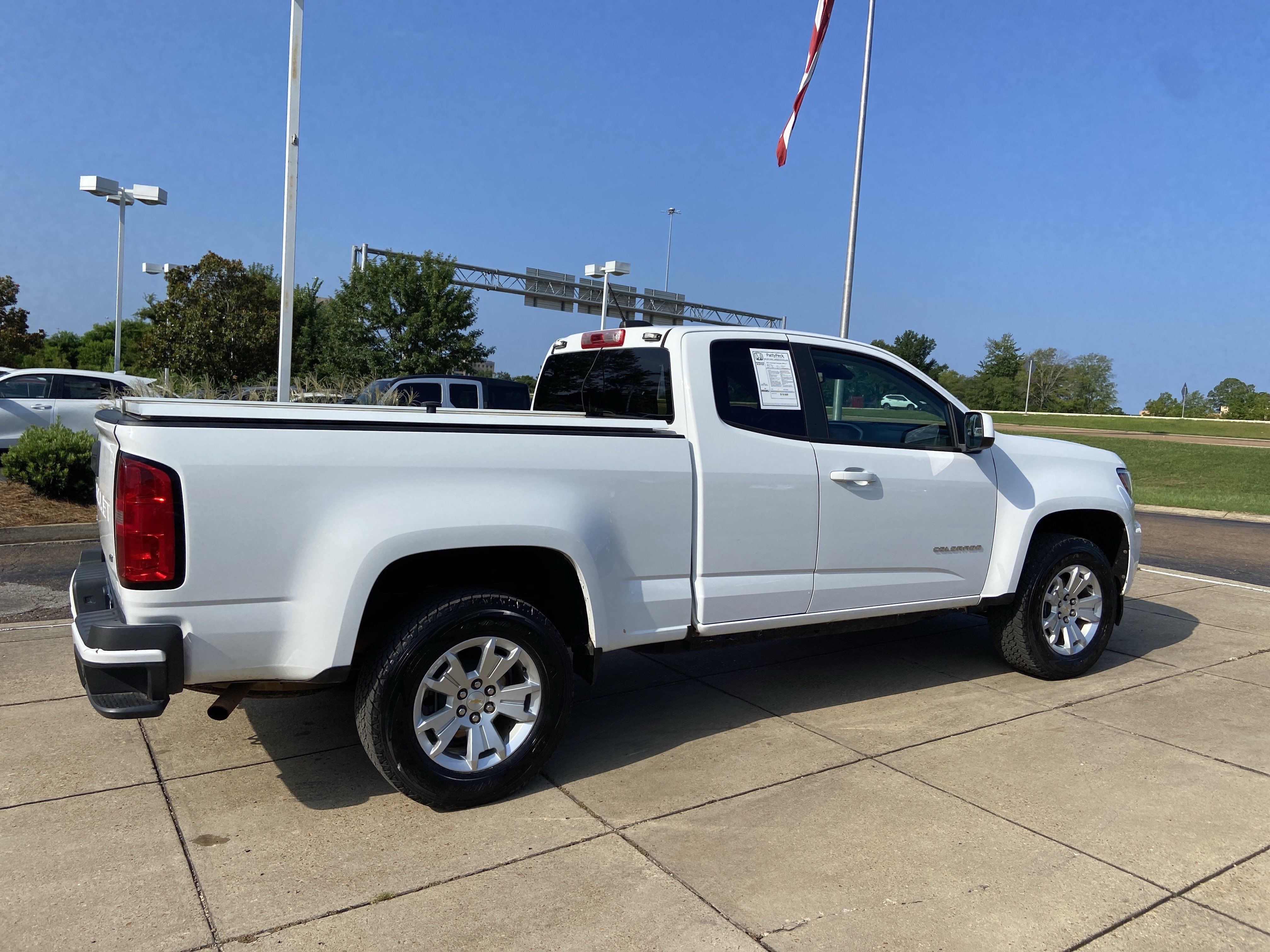 Used 2022 Summit White Chevrolet 2WD LT image 12