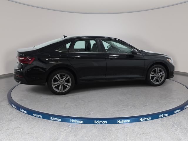 Used 2023 Black Volkswagen 1.5T SE image 5