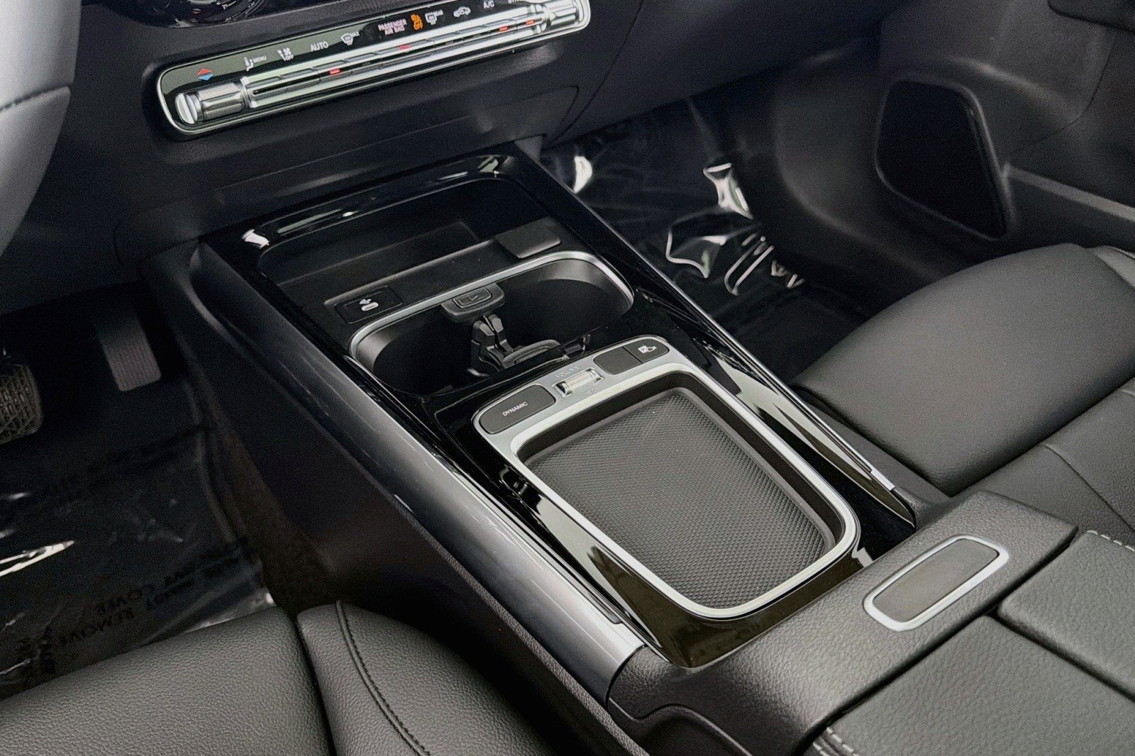 New 2026 Polar White Mercedes-Benz GLA 250 SUV image 5