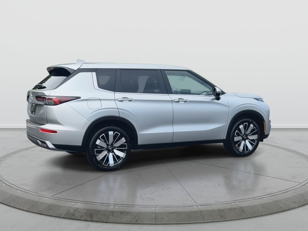 2026 Mitsubishi Outlander SE - Photo 7