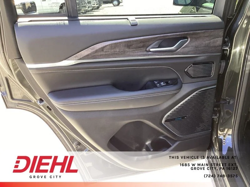 Used 2023 Brown Jeep Overland image 13