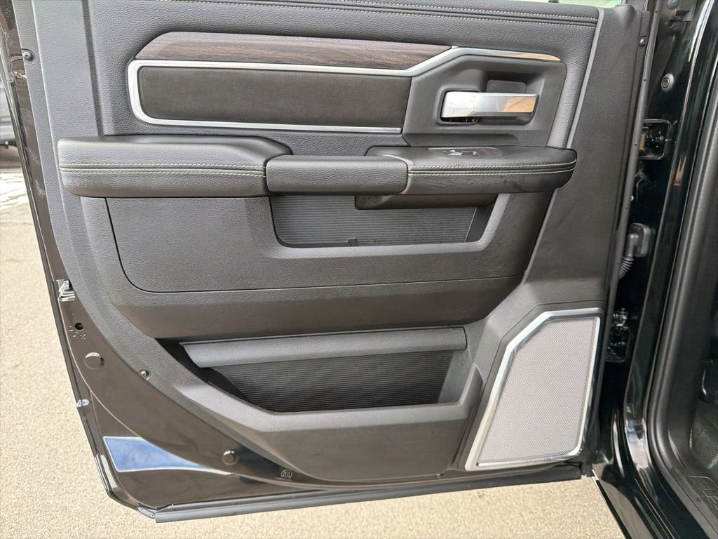 2026 RAM 3500 Chassis Big Horn - Photo 31