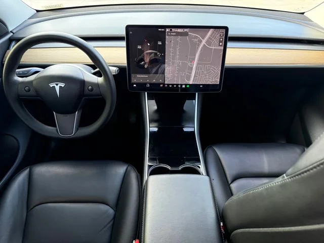 Used 2020 Solid Black Tesla Long Range image 21