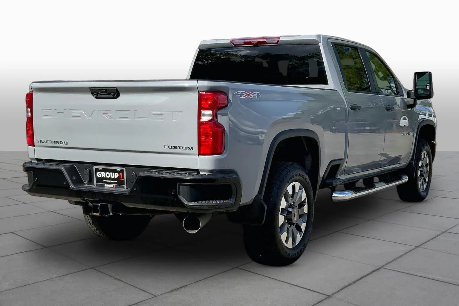 Used 2025 Slate Gray Metallic Chevrolet Custom image 13