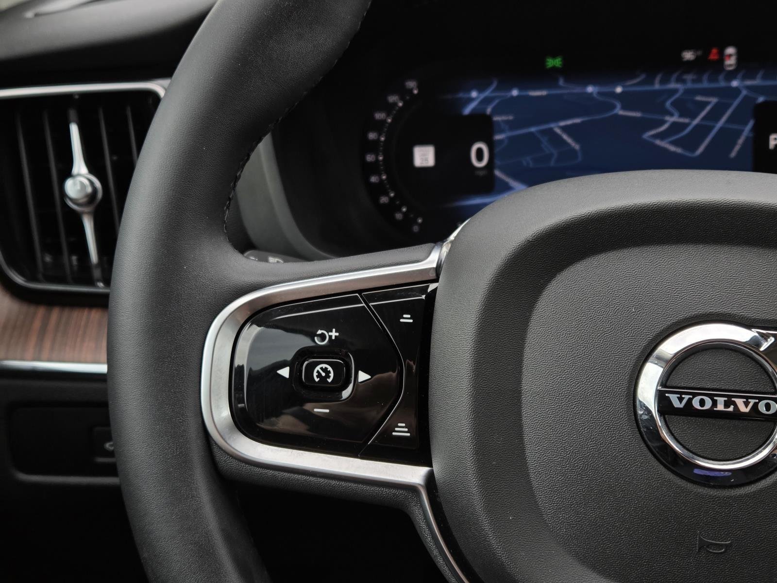 Used 2023 BLACK VOLVO  image 20