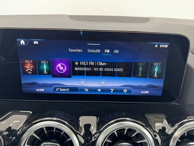 New 2026 Polar White Mercedes-Benz GLA 250 image 31
