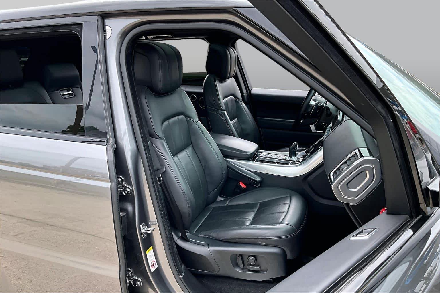 Used 2019 Corris Gray Metallic Land Rover Dynamic image 9