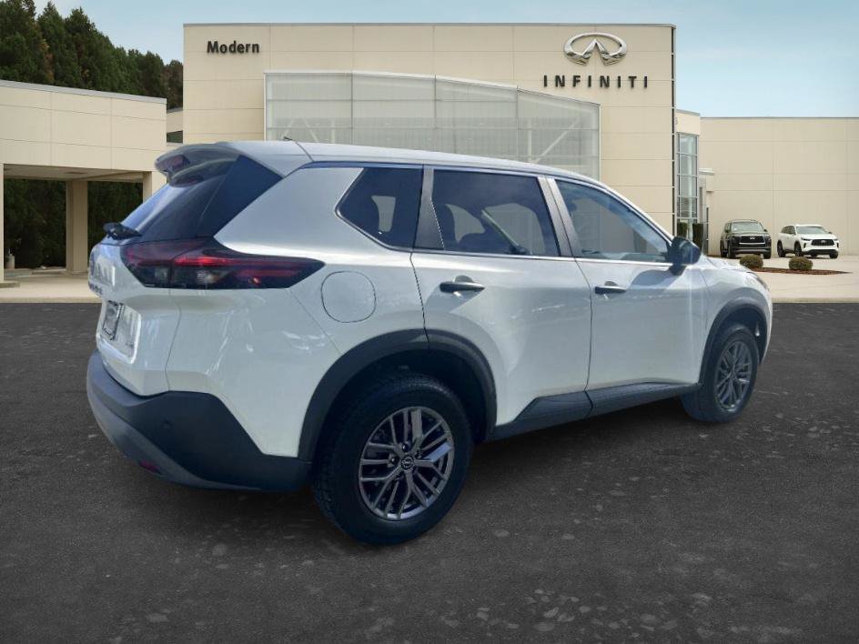Used 2023 Glacier White Nissan S image 5