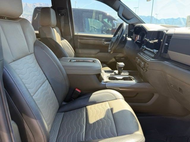 Used 2022 Black Chevrolet ZR2 image 11