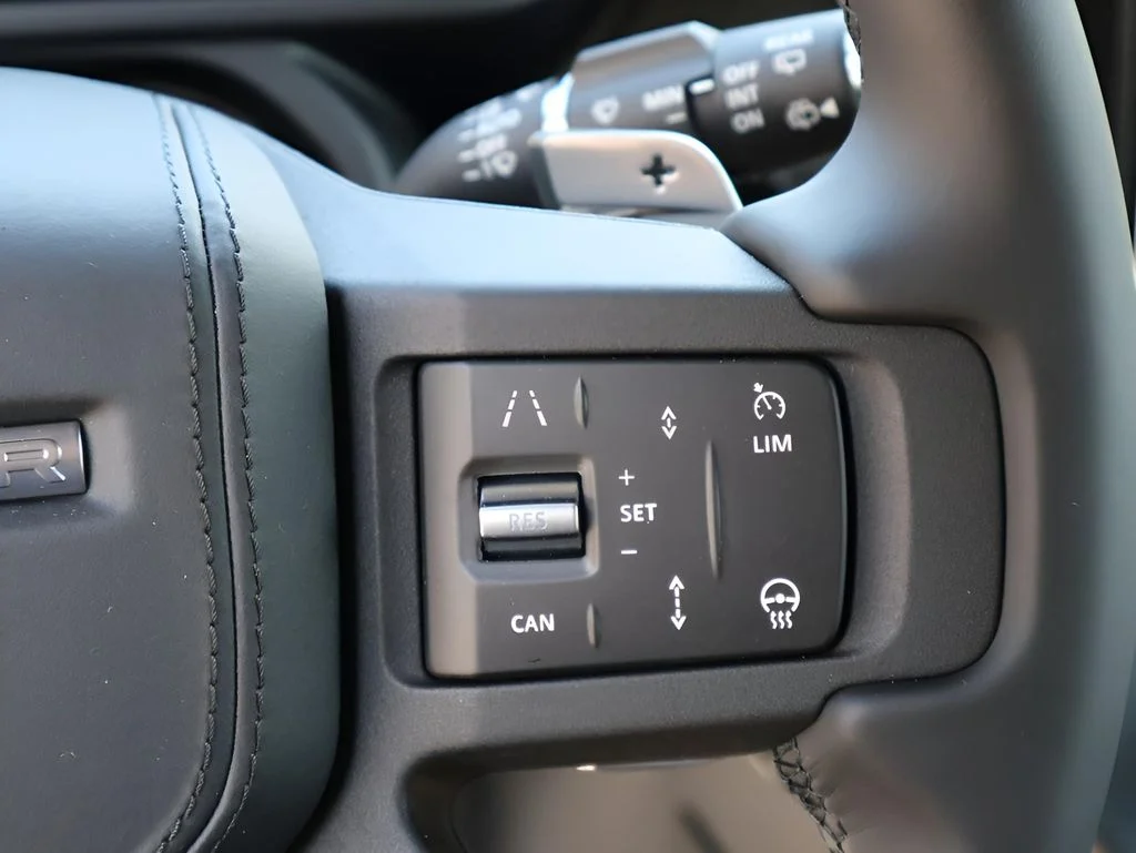New 2025 Fuji White Land Rover V8 image 31