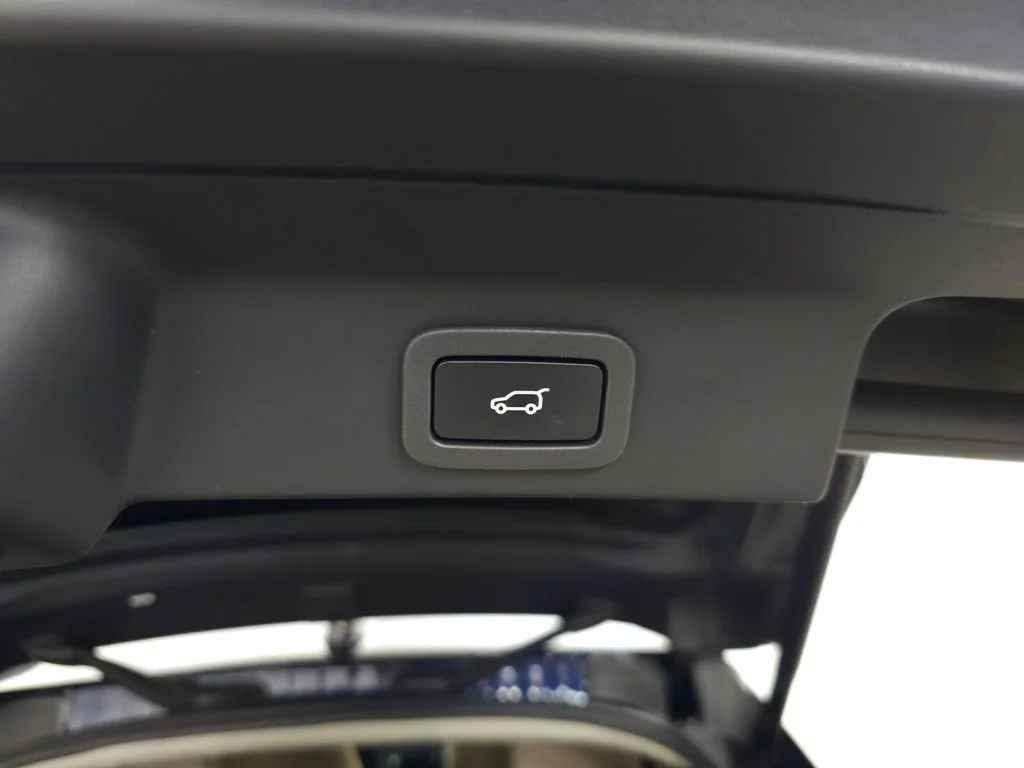 Used 2020  Jaguar 25t Prestige image 6