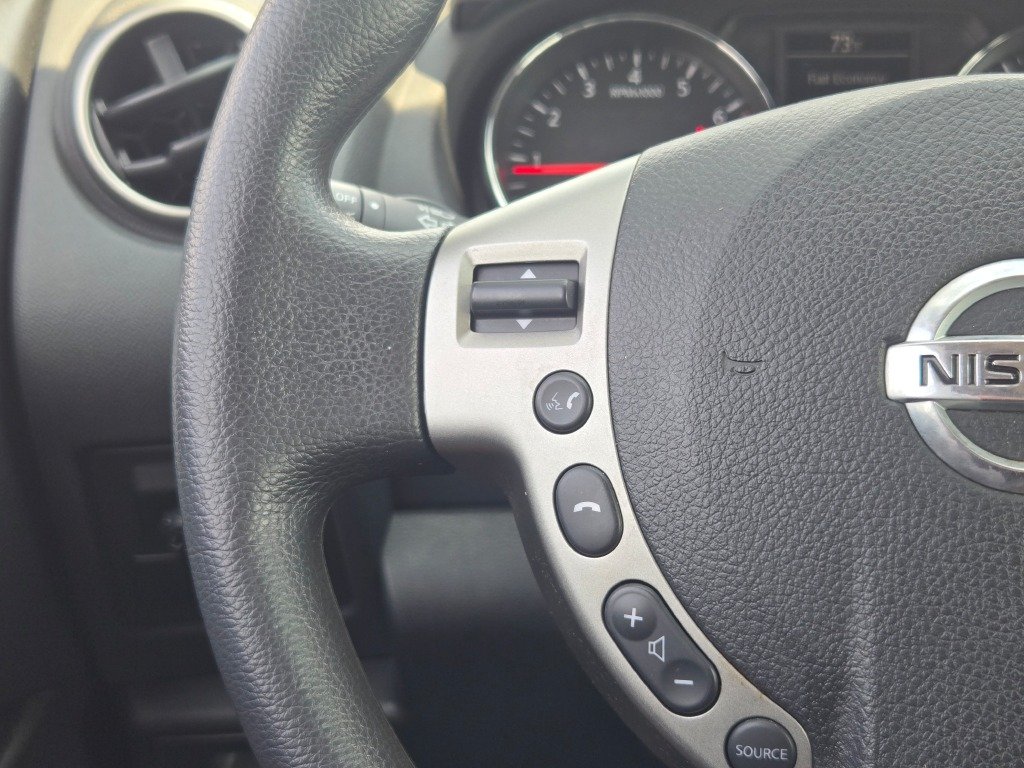 Used 2015 Blue Nissan S image 27