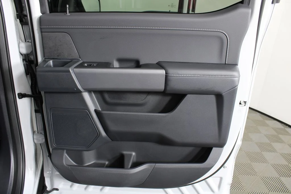 New 2026 Avalanche Ford XLT image 9