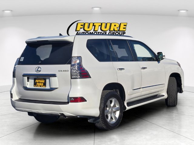 Used 2017  Lexus 460 image 4