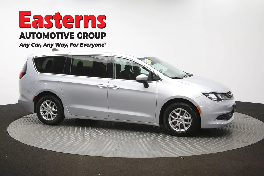Used 2023 Silver Chrysler LX image 47