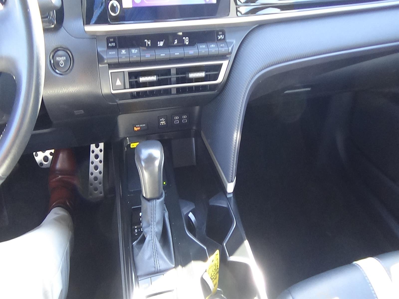 Used 2025 Ice Cap Toyota SE image 23