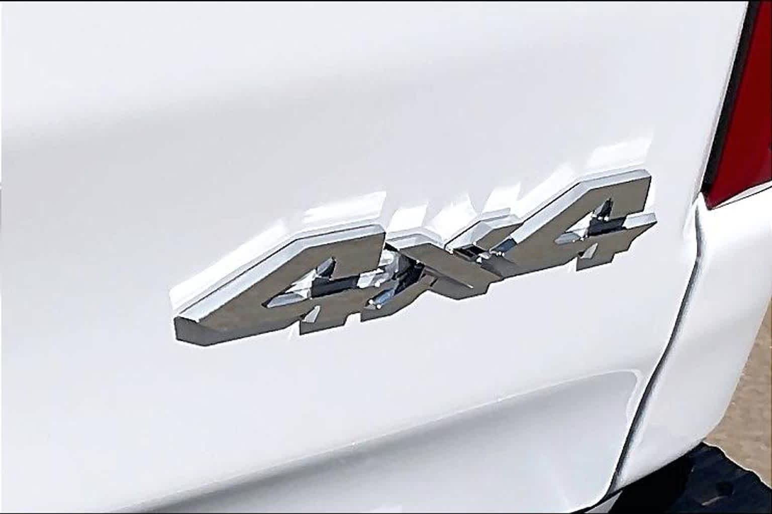 New 2027 Bright White Clear-Coat Exterior Paint RAM Laramie image 15