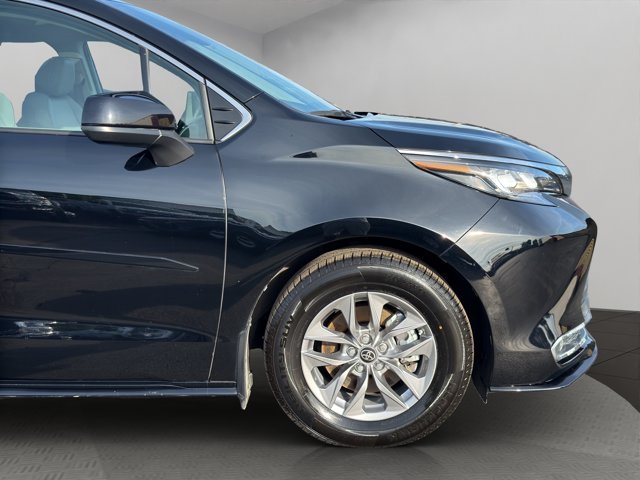 Used 2022 Black Toyota XLE image 23