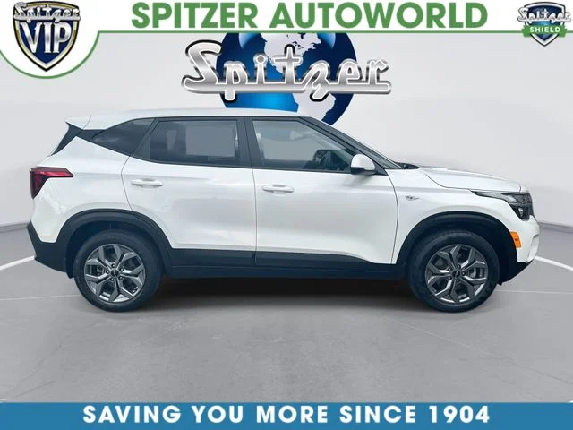 Used 2024 White Kia LX image 10