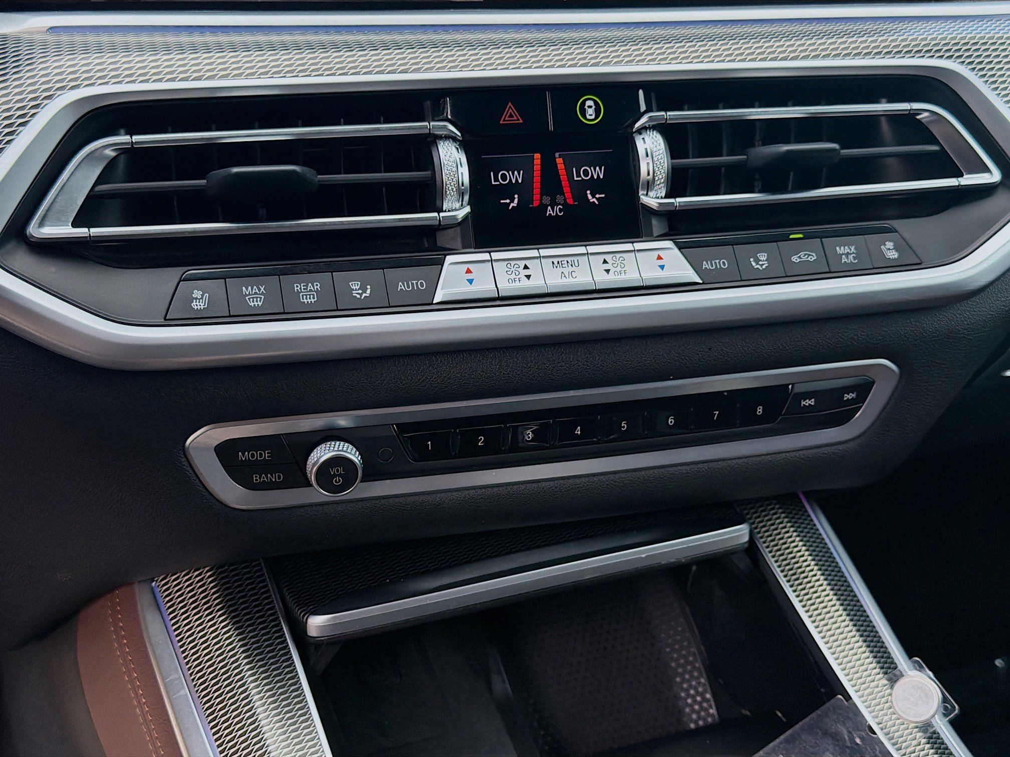 Used 2021 Black Sapphire Metallic BMW M50i image 12