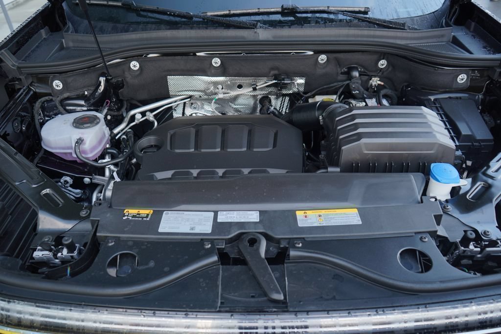 New 2026 Deep Black Pearl Volkswagen SE w/Technology image 13
