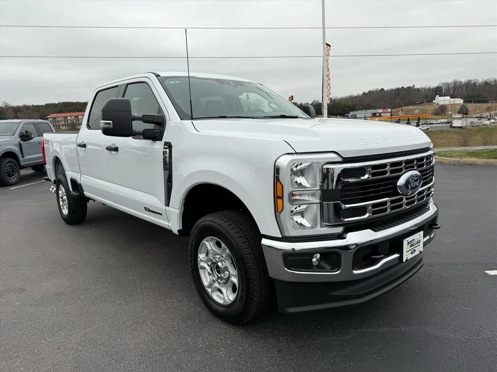 New 2026 Oxford White Ford F-250® XLT image 2