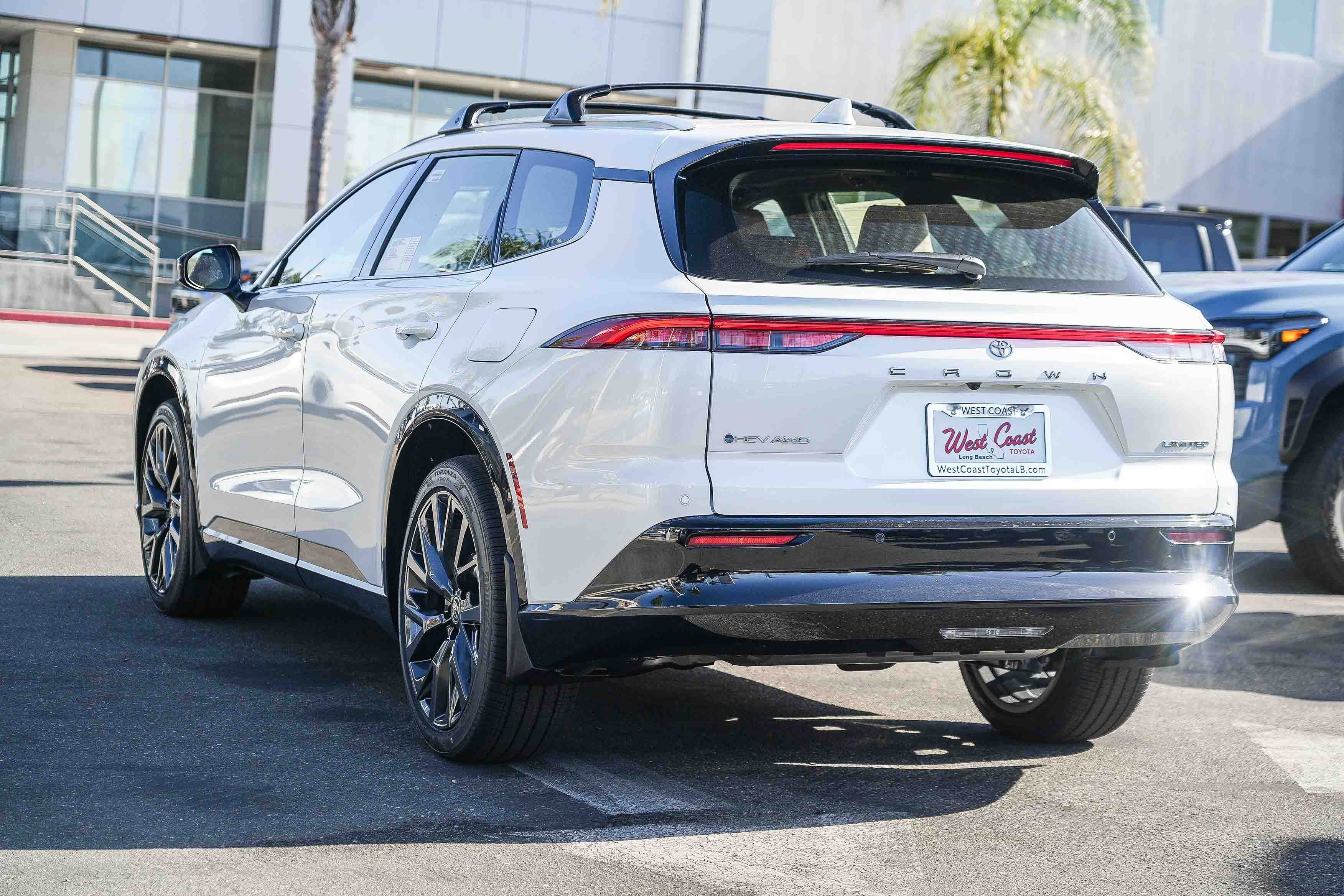 New 2026 Oxygen White <sup>1</sup> Toyota  Limited image 6
