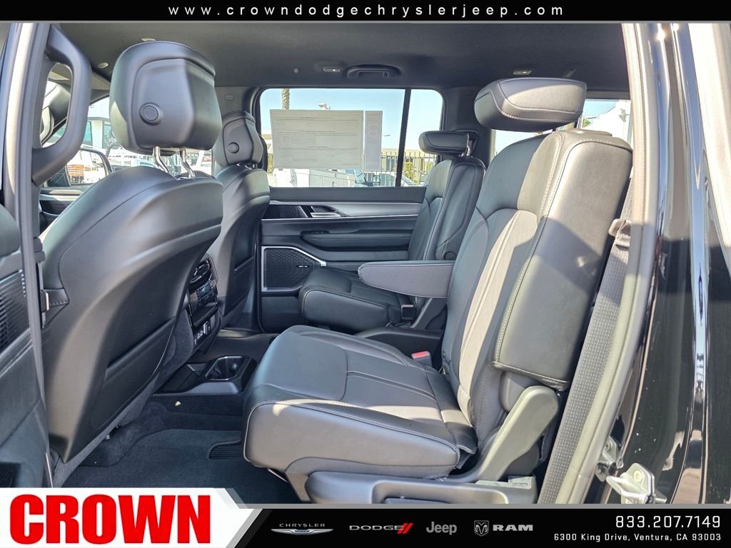 New 2026 High Gloss Black Exterior Paint Jeep Limited Altitude image 15