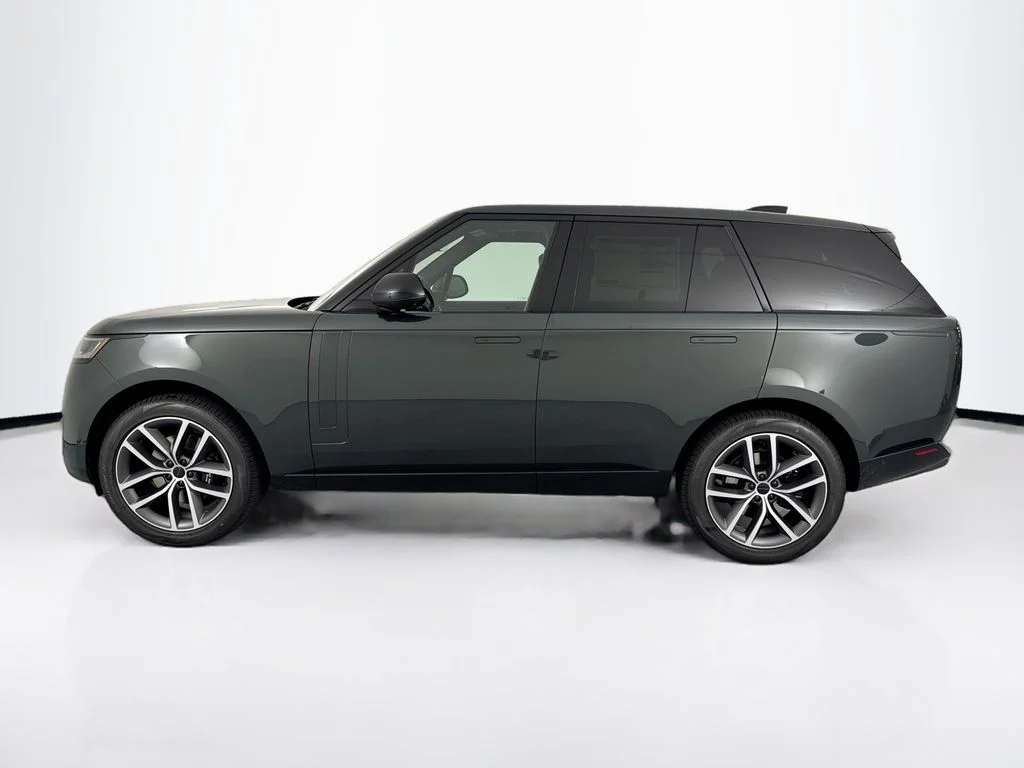 New 2026 Belgravia Green Land Rover SE image 8