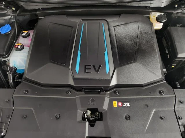 Used 2024 Black Hyundai SEL image 30