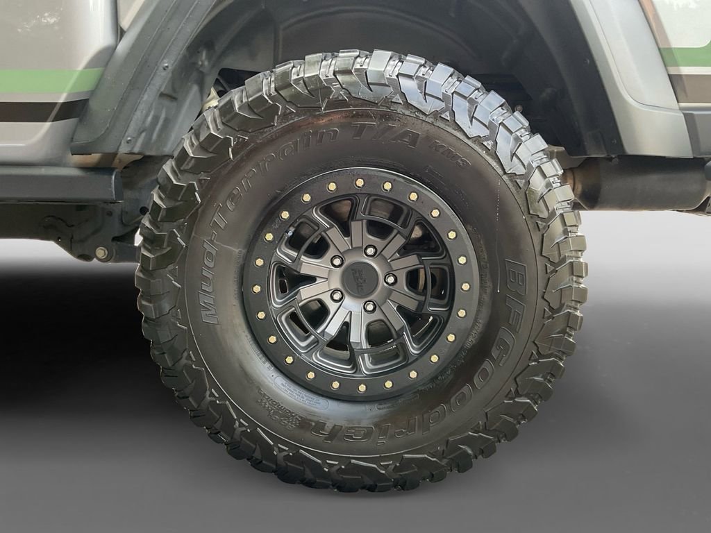 Used 2020 Silver Jeep Sport image 8