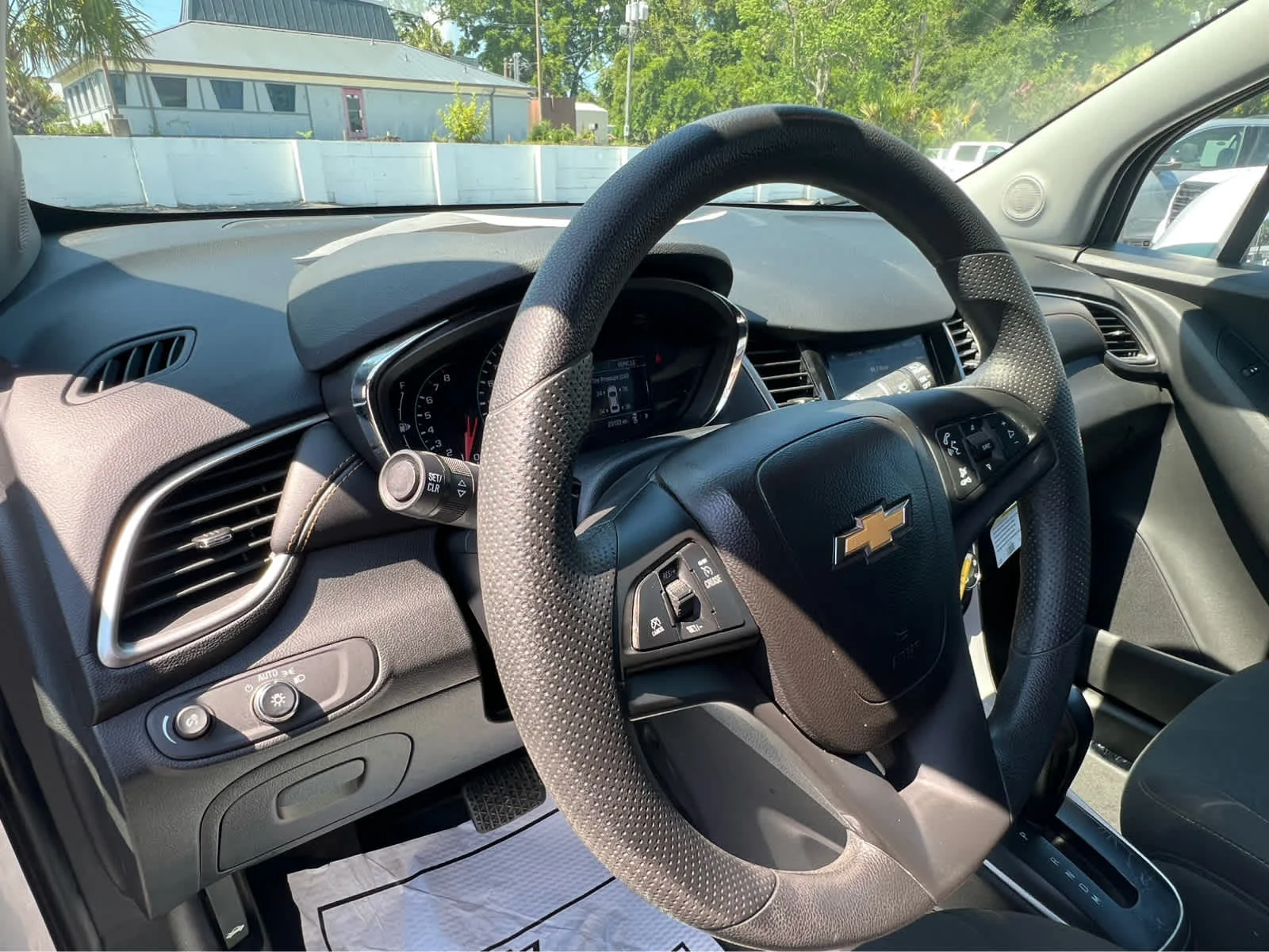 Used 2021 SILVER ICE METALLIC Chevrolet LS image 11