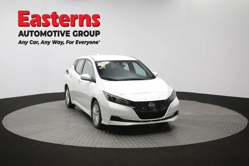 Used 2023 White Nissan S image 46