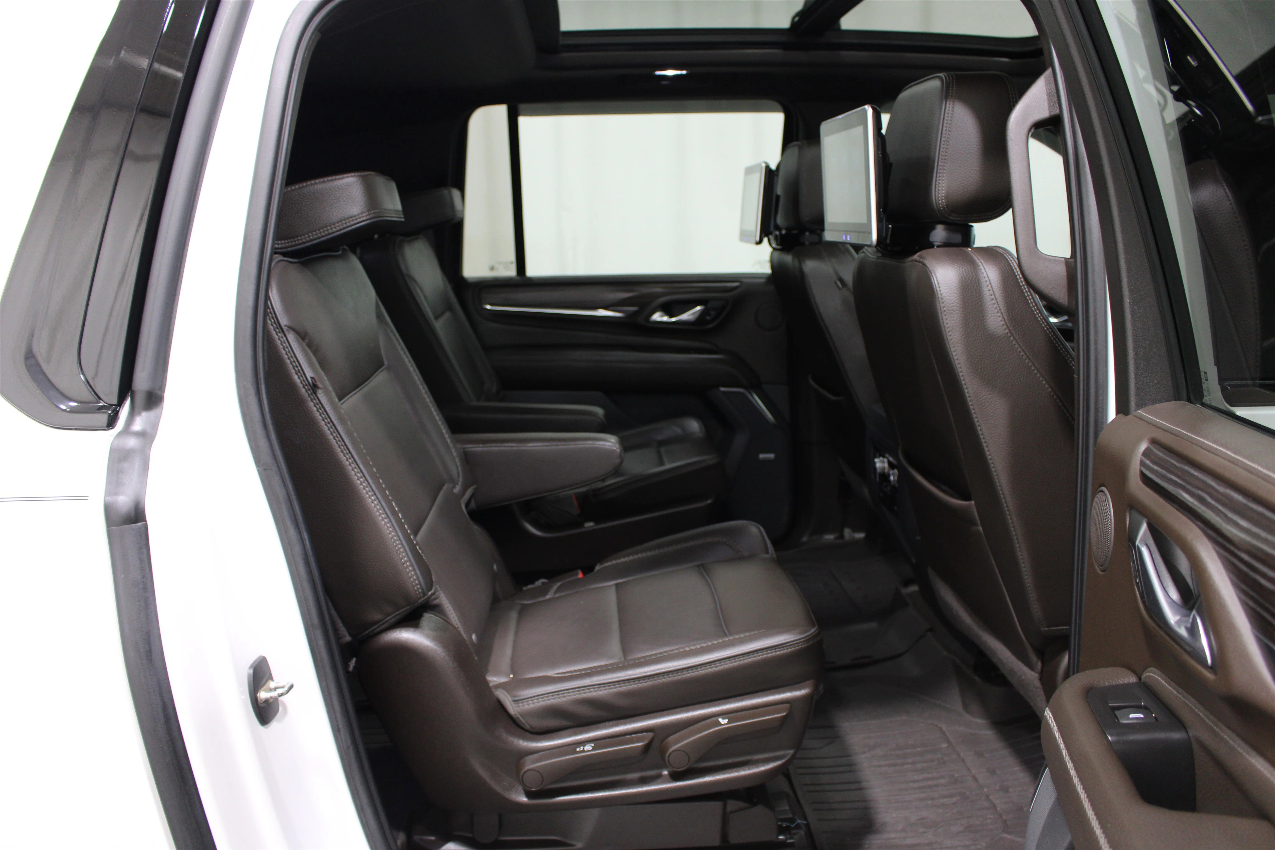 2023 GMC Yukon XL Denali - Photo 25