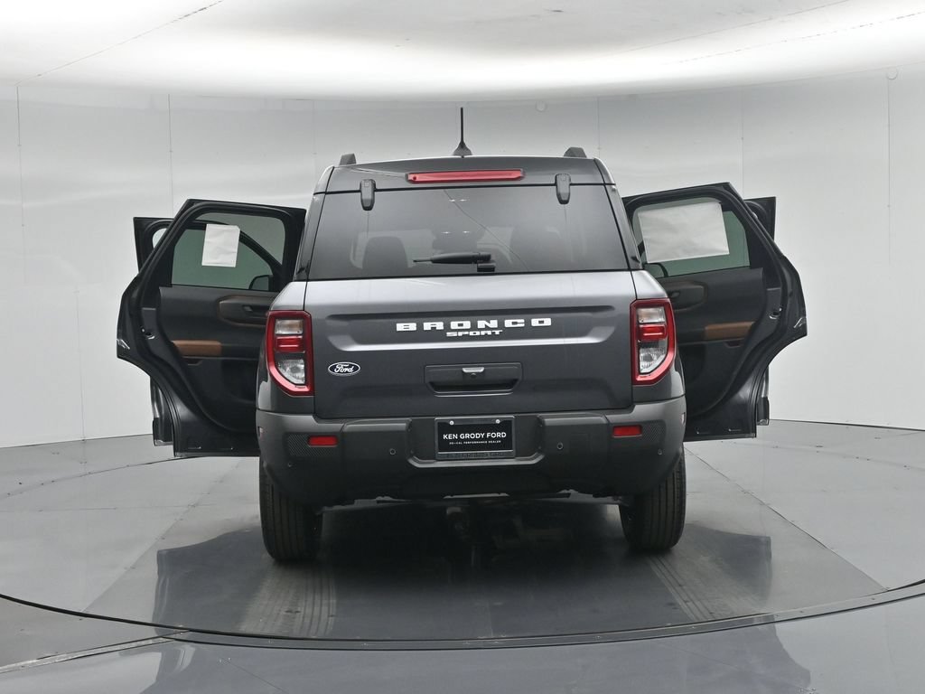 New 2026 Carbonized Gray Metallic Ford Outer Banks image 32
