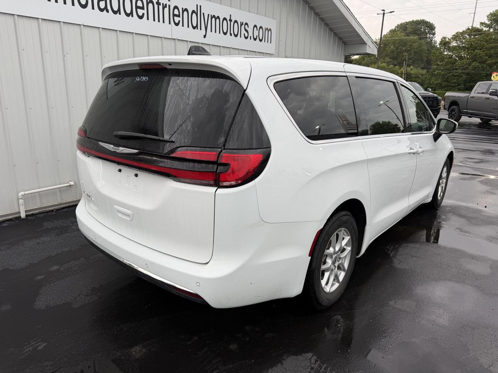 Used 2023 Bright White Clearcoat Chrysler Touring L image 2