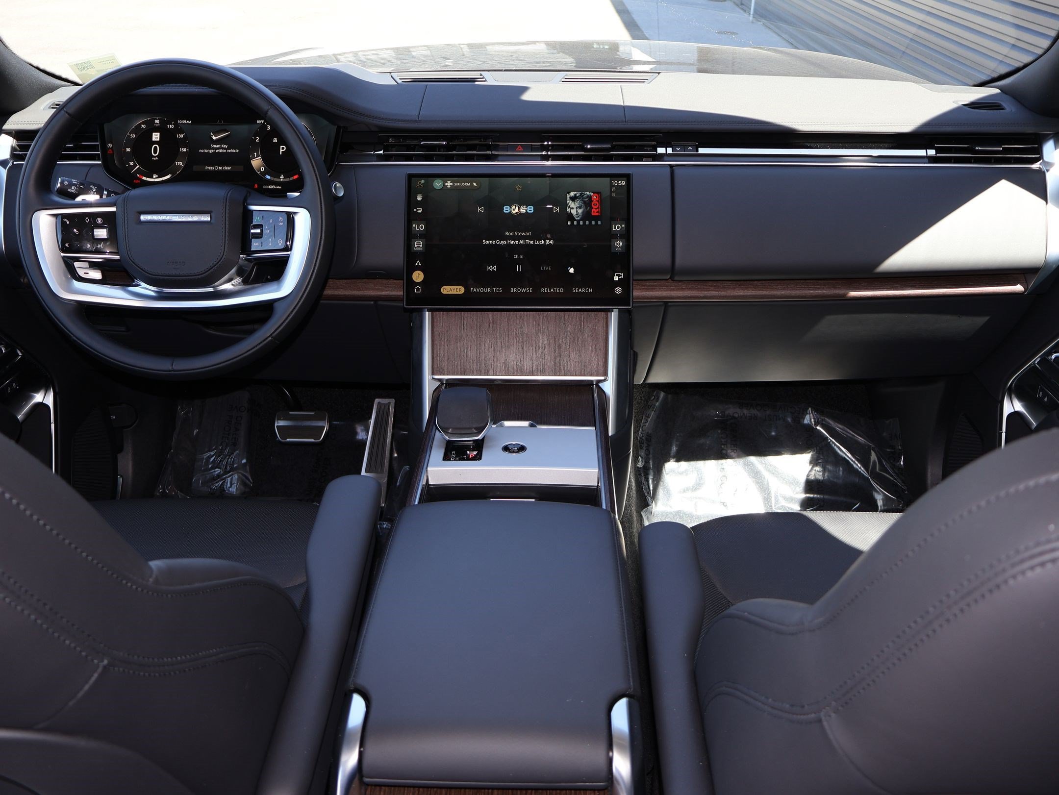 Used 2025 Eiger Grey Metallic Land Rover SE image 28