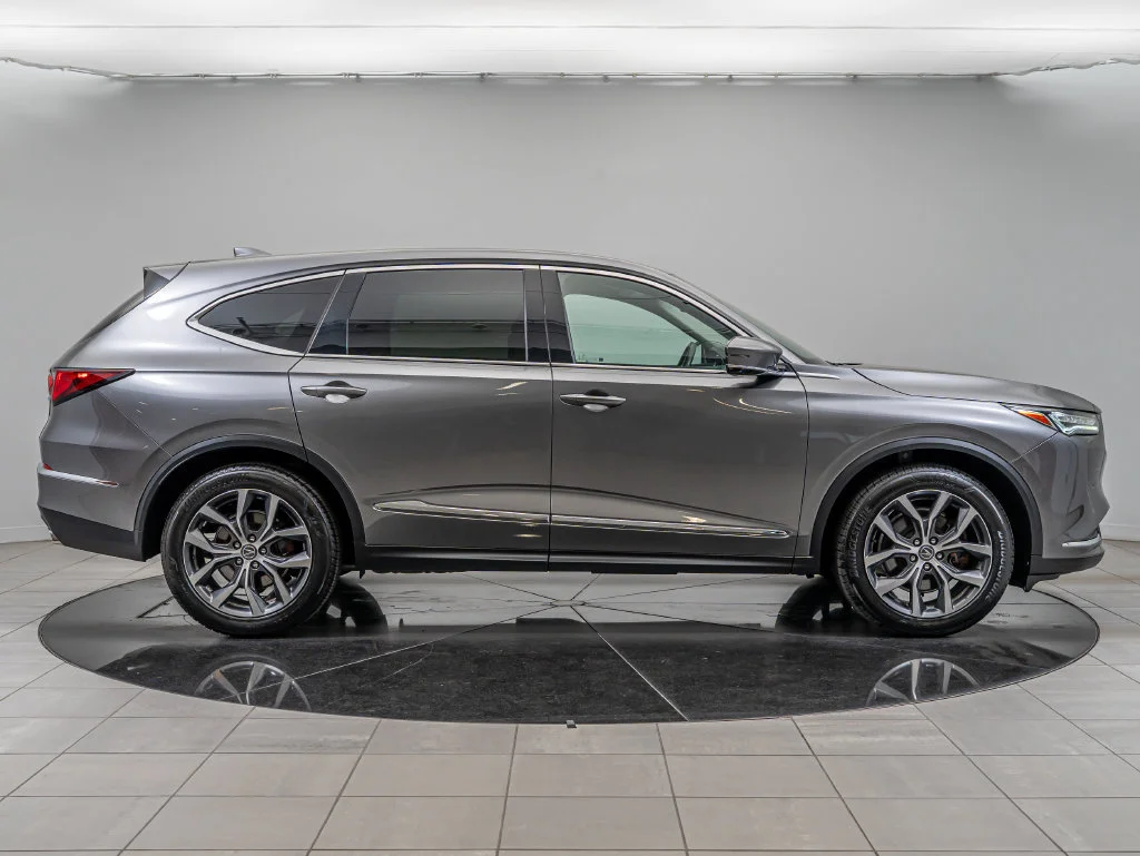 Used 2024 Liquid Carbon Metallic Acura Technology image 11