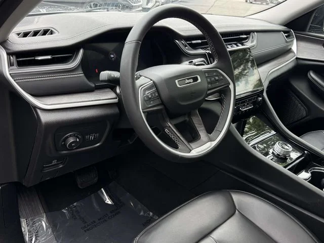 Used 2023 Gray Jeep Limited image 2
