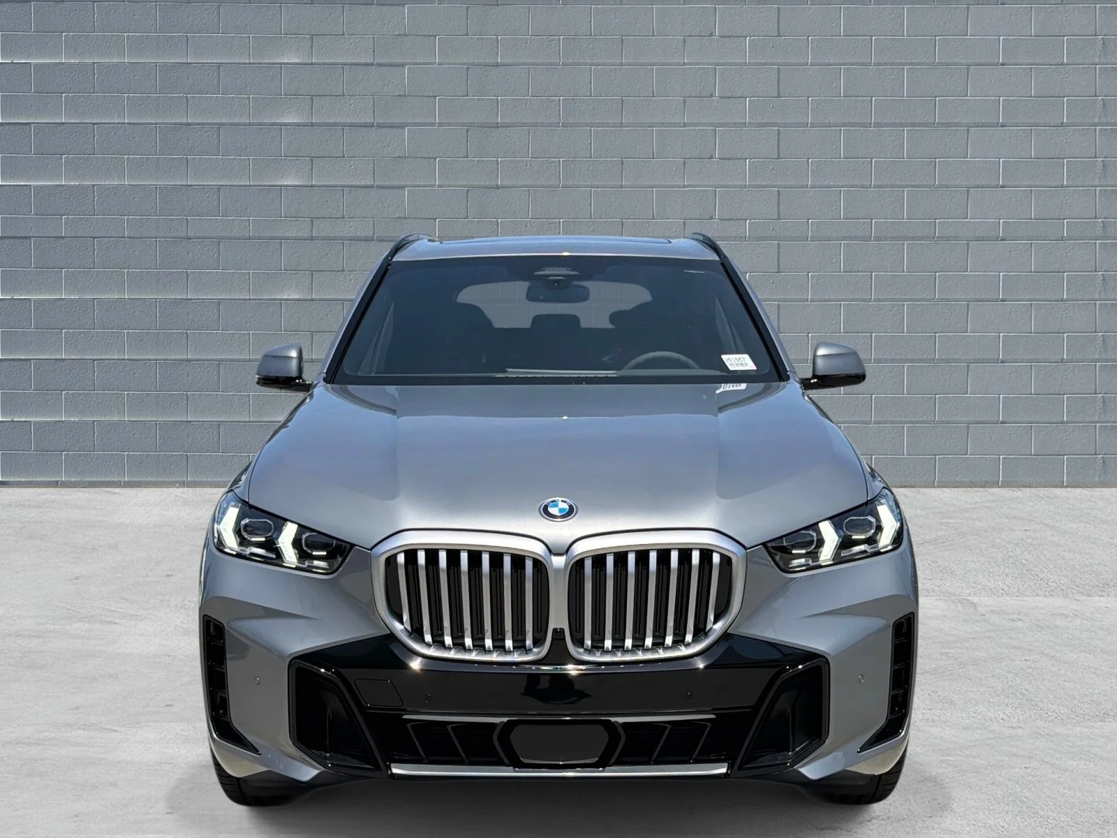 New 2026 Skyscraper Grey Metallic BMW sDrive40i image 2