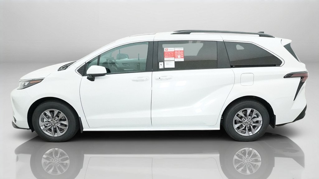 New 2026 Wind Chill Pearl Toyota XLE image 30