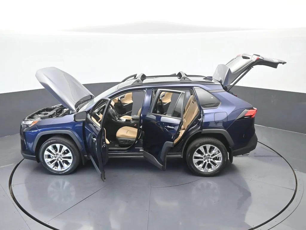 Used 2025 Blueprint Toyota XLE Premium image 66