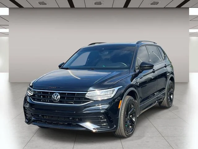 Used 2024  Volkswagen 2.0T SE R-Line Black image 7