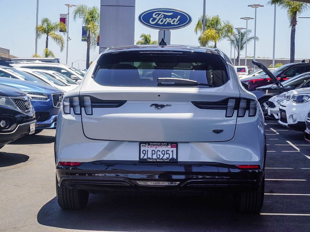 Used 2023 White Ford California Route 1 image 6