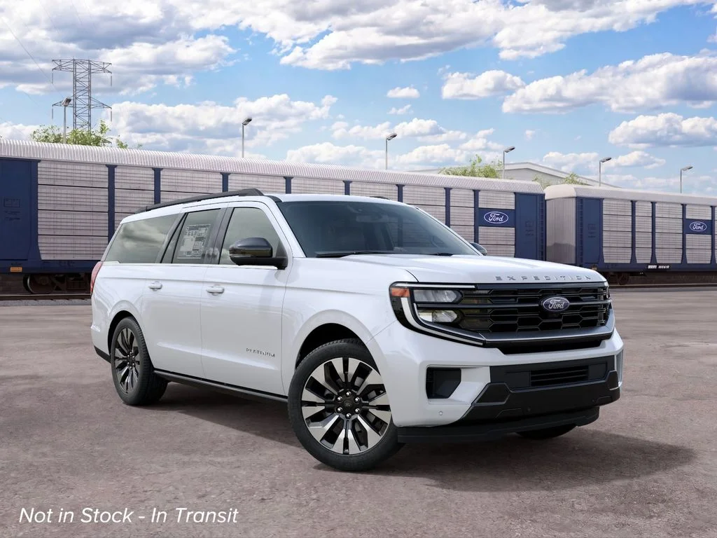 New 2027 Star White Metallic Tri-Coat Ford Platinum® image 4