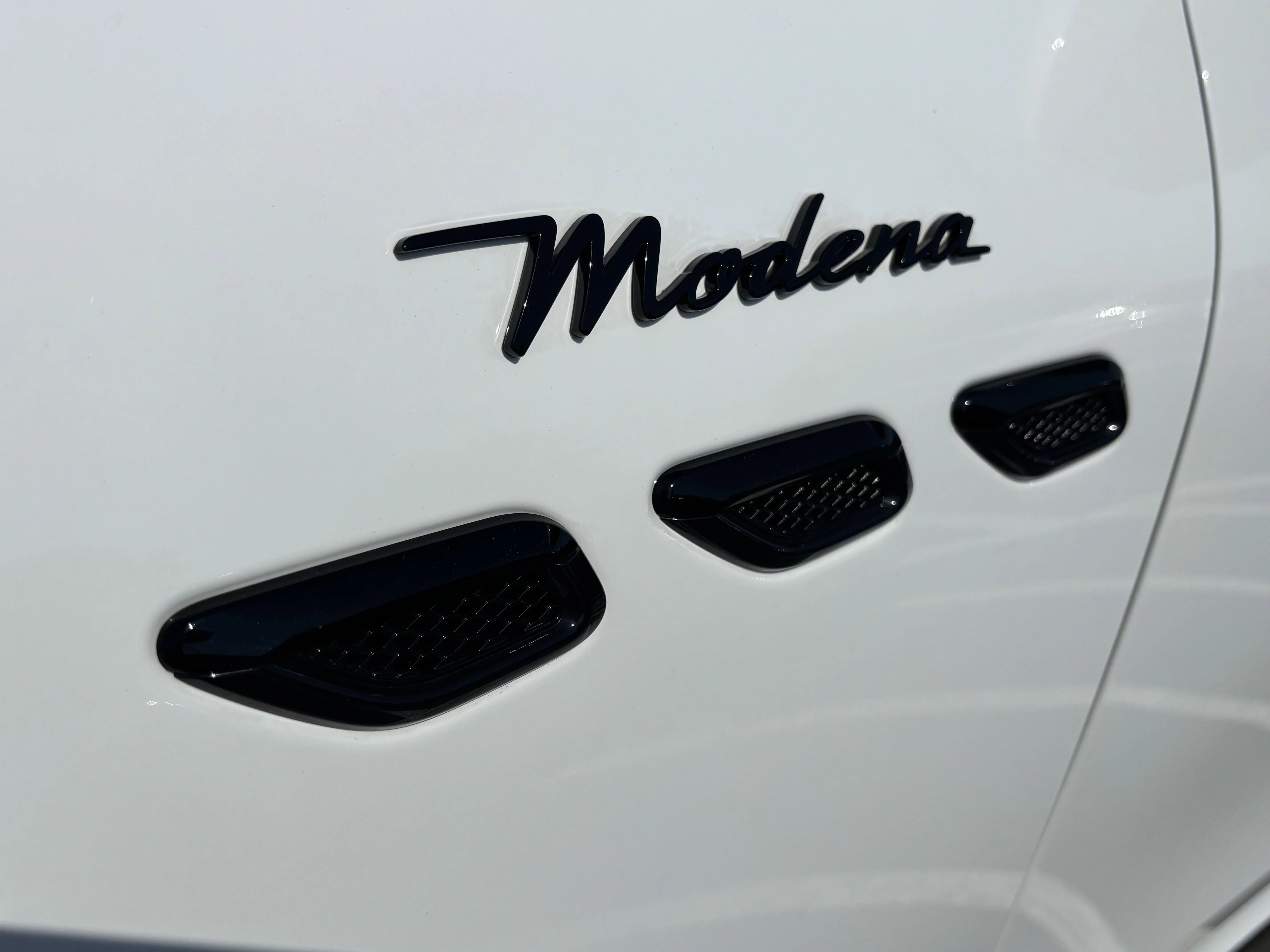 New 2026 BIANCO Maserati Modena image 13