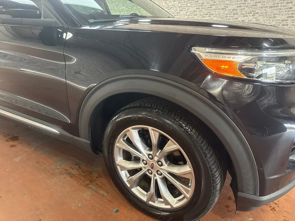 Used 2022 Agate Black Metallic Ford Limited image 9