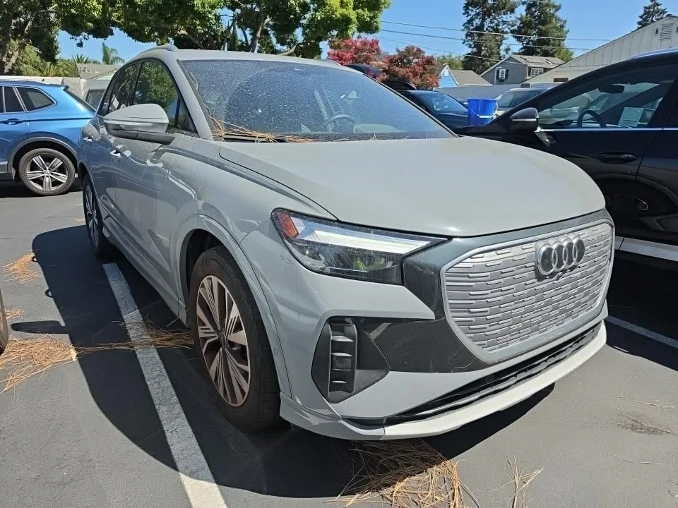 Used 2023 Gray Audi Premium Plus image 4