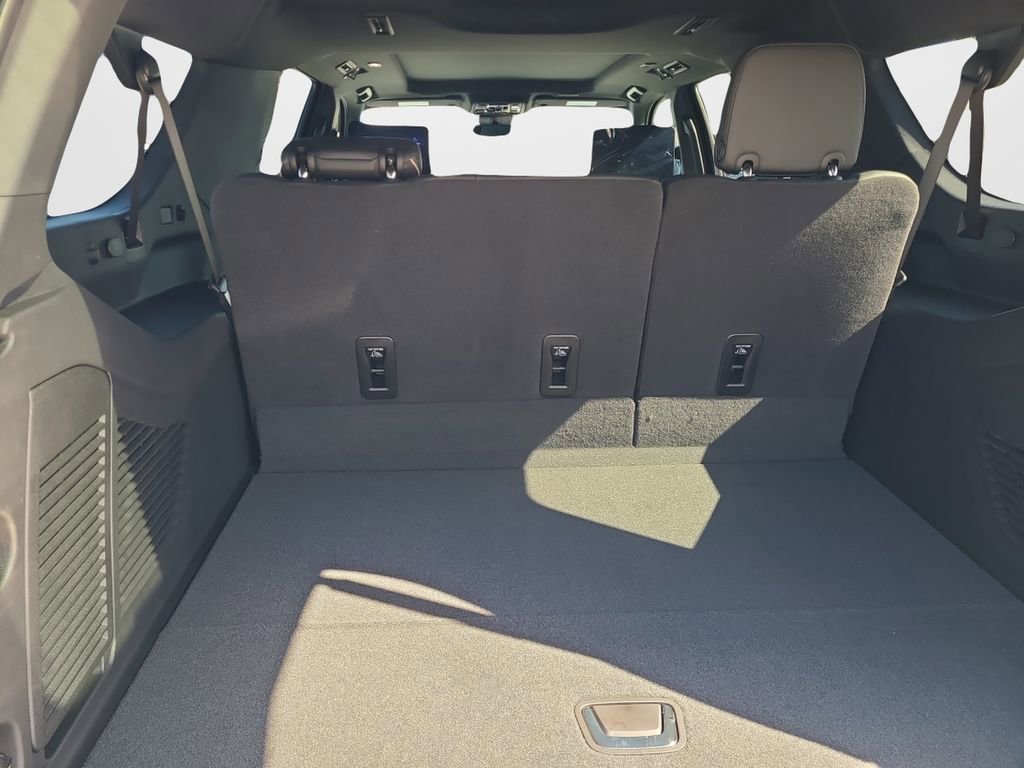 2026 Chevrolet Suburban Premier - Photo 9